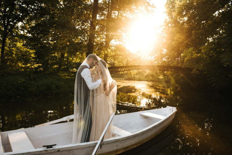 poślubną sesja na łódce